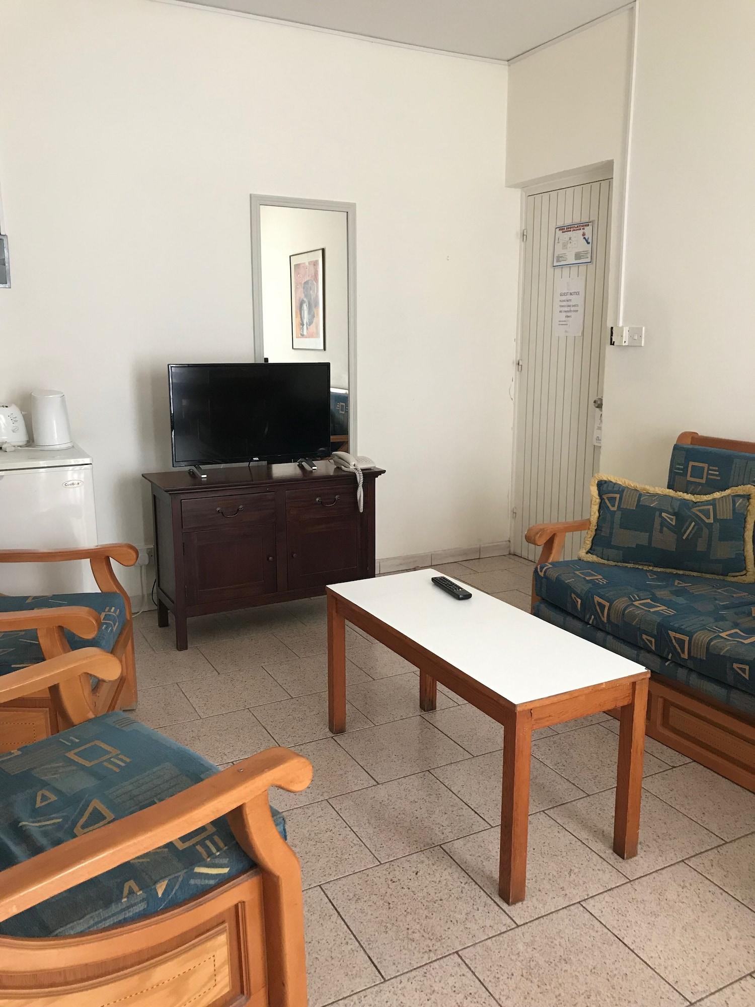 Daphne Hotel Apartments (Adults Only) Paphos Exteriör bild