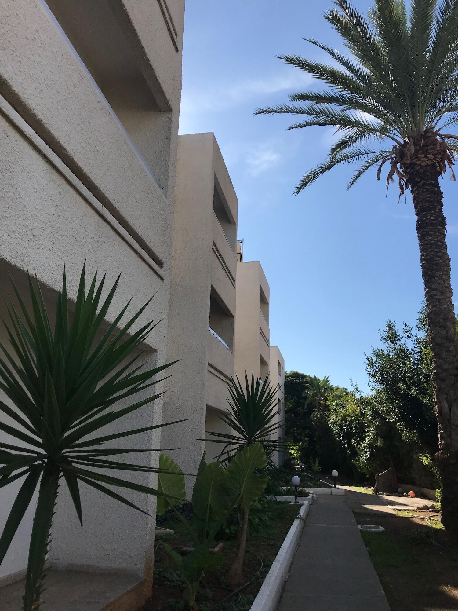 Daphne Hotel Apartments (Adults Only) Paphos Exteriör bild