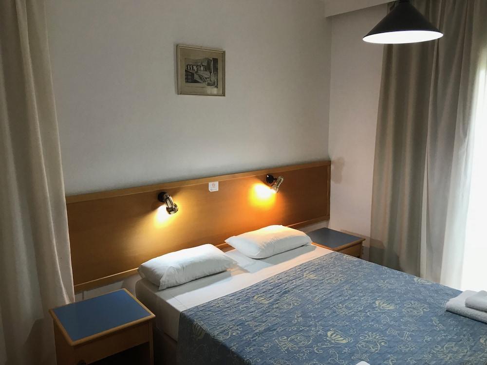 Daphne Hotel Apartments (Adults Only) Paphos Exteriör bild